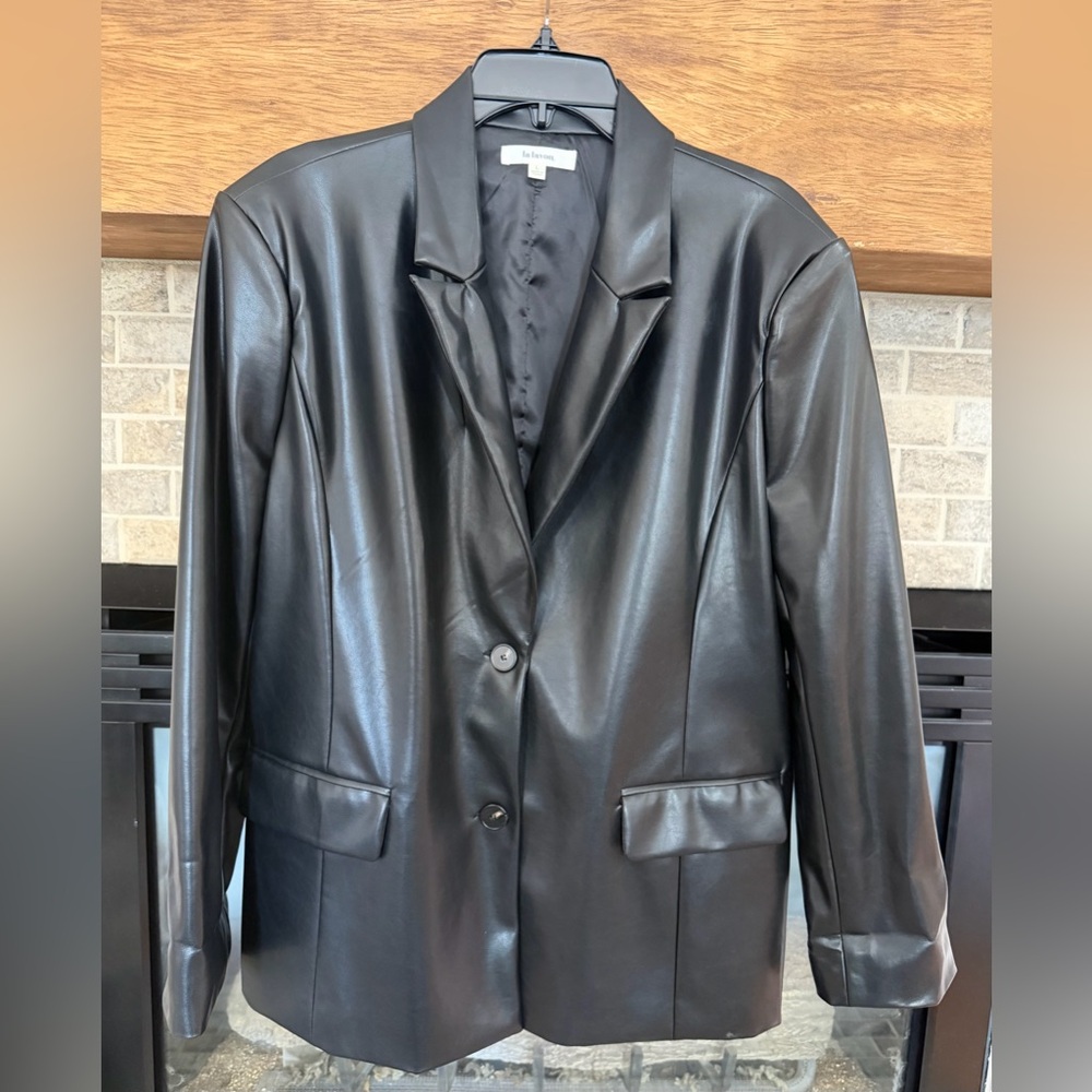 Chic Black Faux Leather Blazer